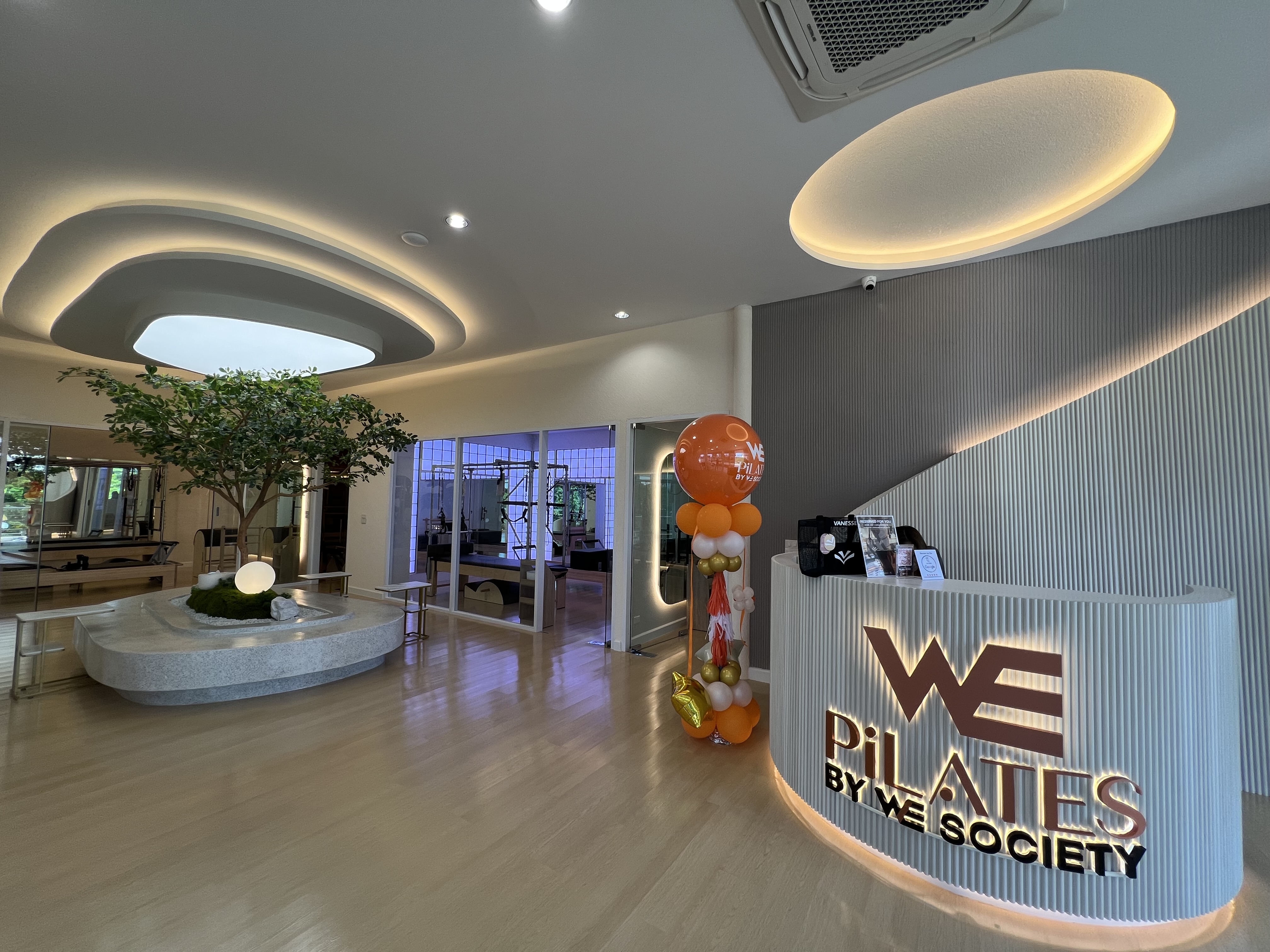 WE FITNESS (RATCHAYOTHIN) Plates studio